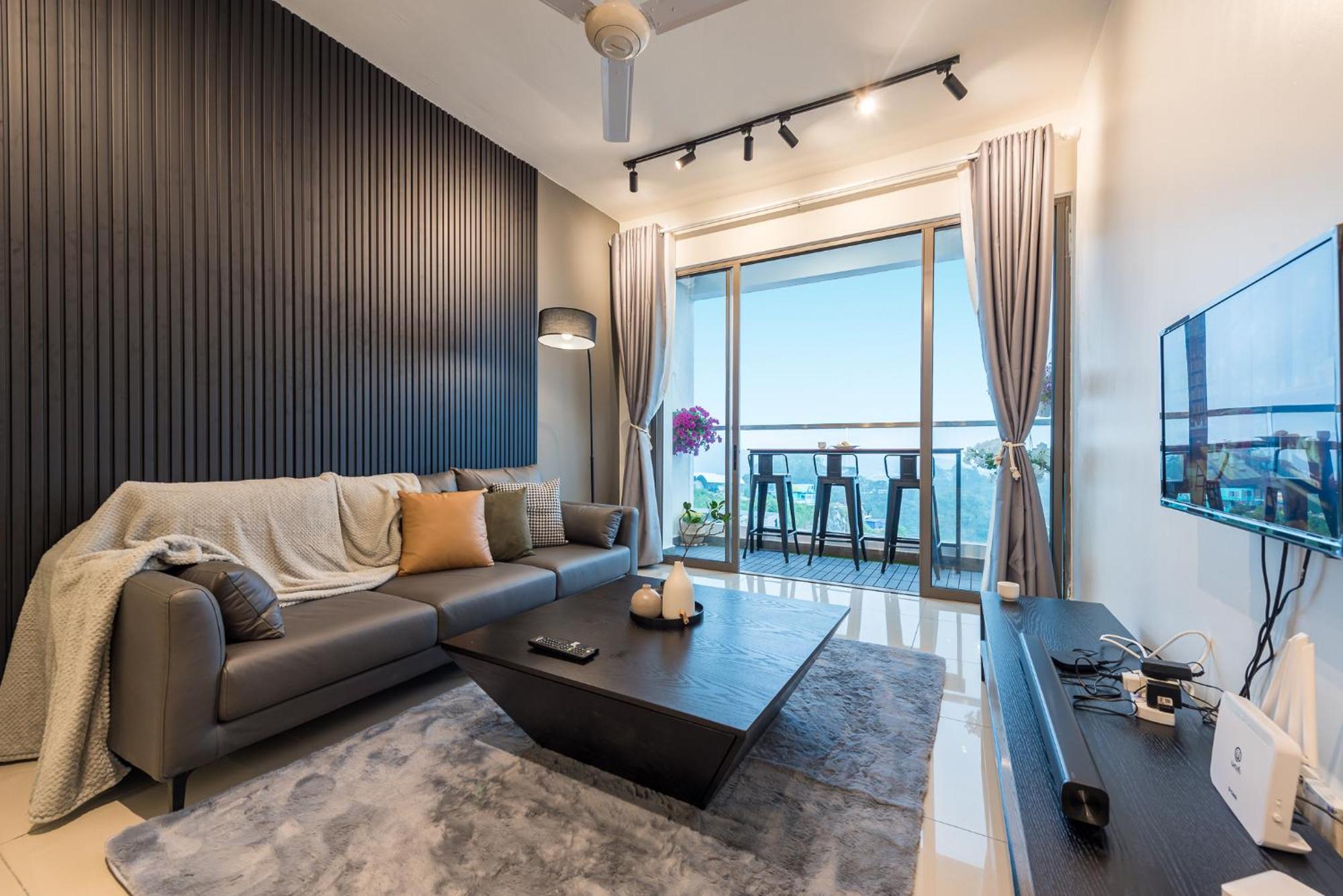 Serene Modern Family Retreat *